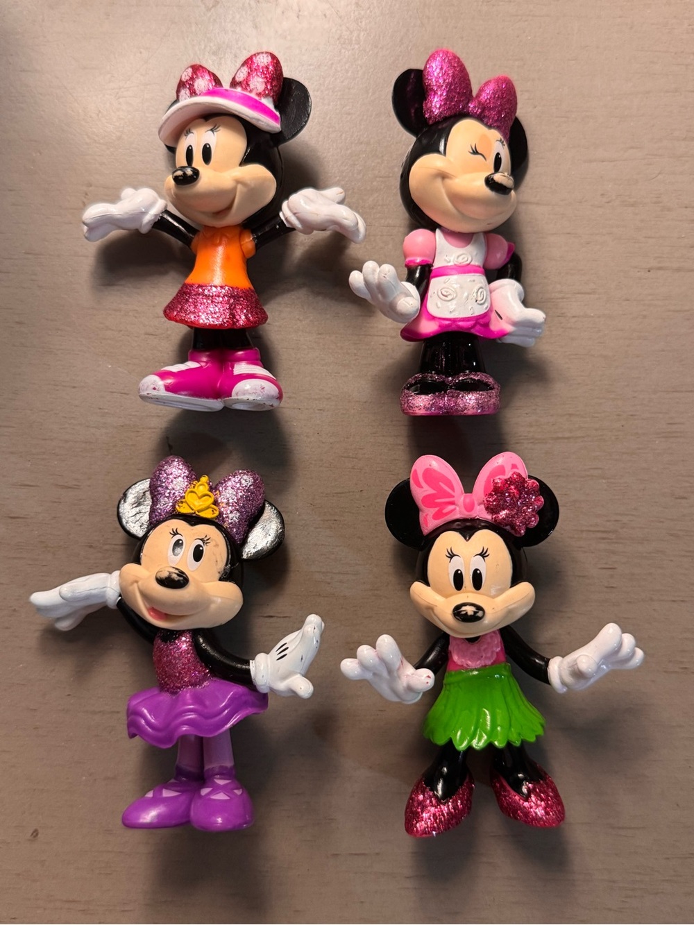Disney Junior Minnie Mouse 3-inch Collectible Figure Set by Just Play, 4 Pieces